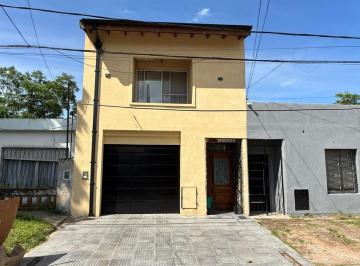 Casa · 110m² · 4 Ambientes · 1 Cochera · PH Dos Plantas 3 Dorm Patio Parrilla Hurlingham