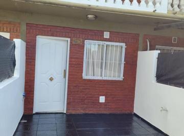 Casa · 114m² · 4 Ambientes · 1 Cochera · Triplex 4 Ambientes en Venta
