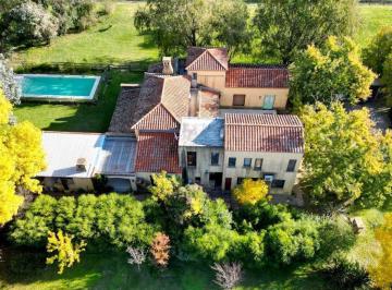 Casa · 265m² · 6 Ambientes · 2 Cocheras · Venta Casa 6 Amb Pileta Jardín Pilar