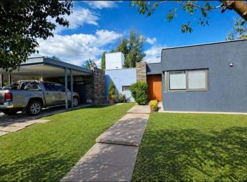 Casa · 230m² · 6 Ambientes · 2 Cocheras · Oportunidad en Cortaderas II Casa Premium