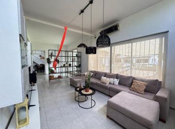 Casa · 190m² · 5 Ambientes · 2 Cocheras · Casa Venta en Corimayo, Tres Dorm. Burzaco