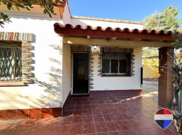 Casa · 102m² · 4 Ambientes · 1 Cochera · Casa 4 Amb. en Venta en Luis Guillón Apto Credito
