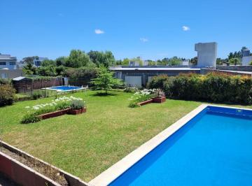 Casa · 90m² · 2 Ambientes · Casa con Pileta Mas 3 Lotes en Venta Sicardi