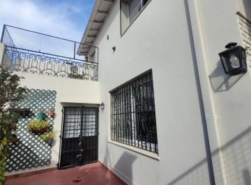 PH · 90m² · 4 Ambientes · Venta PH en Olivos 4 Amb Patio Terraza y Parrilla