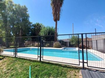 Quinta vacacional · 400m² · 6 Dormitorios · 5 Cocheras · Venta de Quinta, 3 Casas + Salon Comercial, Piscina.