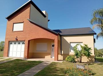 Casa · 120m² · 5 Ambientes · 1 Cochera · Gran Casa en Campo de Golf, B° Privado Villa Elisa