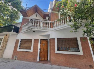 Local comercial · 64m² · PH Tipo Casa 3 Amb en Venta en Zona Flores Comer
