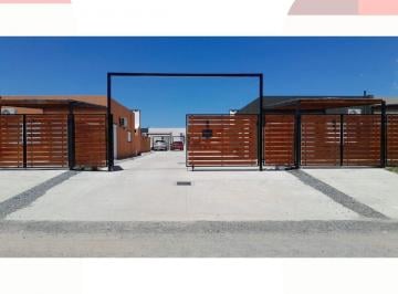 Casa · 52m² · 3 Ambientes · Casa 3 Ambientes en Venta en Colonia con Piscina