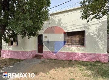 Casa · 193m² · 10 Ambientes · 1 Cochera · Se Vende. 3 Dorm.. Excelente Oportunidad.