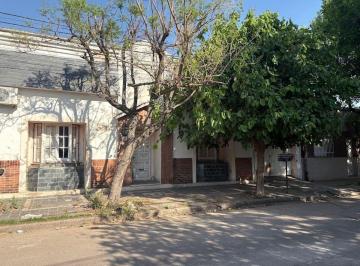 Casa · 215m² · 6 Ambientes · 1 Cochera · Venta Casa 3 Dorm. Barrio Sarmiento