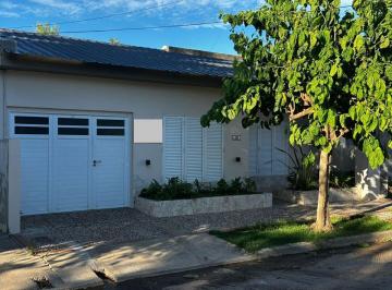 Casa · 140m² · 5 Ambientes · 1 Cochera · Venta Casa con 2 Habitaciones en Devoto