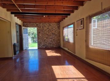 Casa · 224m² · 6 Ambientes · 2 Cocheras · Venta Casa en Block L. de Zamora. Apta 2 Familias