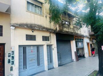 Casa · 300m² · 3 Ambientes · 3 Cocheras · Casa en Venta con Locales, Villa Lugano