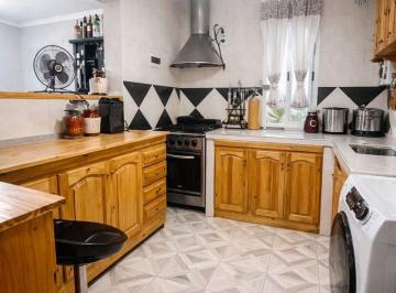Departamento · 93m² · 5 Ambientes · 1 Cochera · Depto 5 Ambientes en Venta, Barrio Piedrabuena