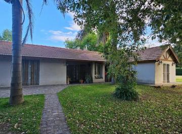 Casa · 220m² · 6 Ambientes · Casa 6 Amb en Venta José C Paz Lote 1586 m² Parque