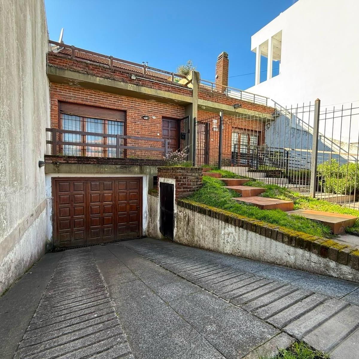 Chalet en ph al Frente | 4 Ambientes + Dependencia | Punta Mogotes