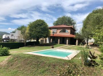 Casa de 8 ambientes, San Antonio de Arredondo · Chalet con Pileta/hermosa Vista a Las Sierras