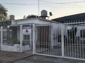 Casa en Venta de 3 ambientes · Casa Dec 3 Dorm. en Venta en San Martín Barrio Jardín