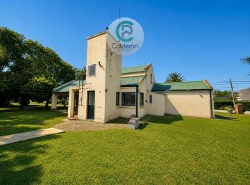 Casa · 130m² · 4 Ambientes · 2 Cocheras · Casa en Alquiler Country Club Banco Provincia