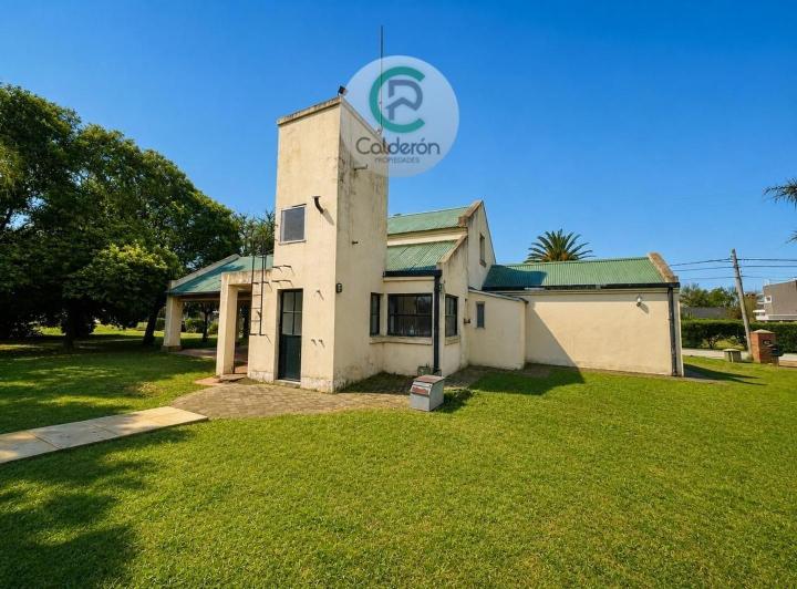 Casa · 130m² · 4 Ambientes · 2 Cocheras