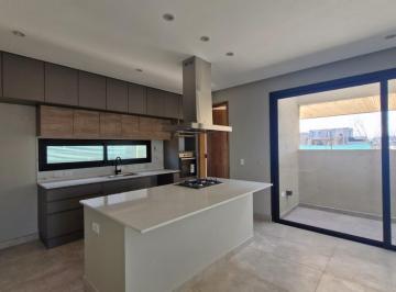 Casa · 237m² · 5 Ambientes · 2 Cocheras · Casa en Venta Rincón Viamonte Chacras de Coria