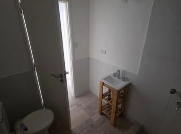 VENTA PH 3 AMBIENTES A LA CALLE CON ACCESO INDEPENDIENTE
Ubicado en Falucho al · Venta PH 3 Ambientes a La Calle con Acceso Independiente
