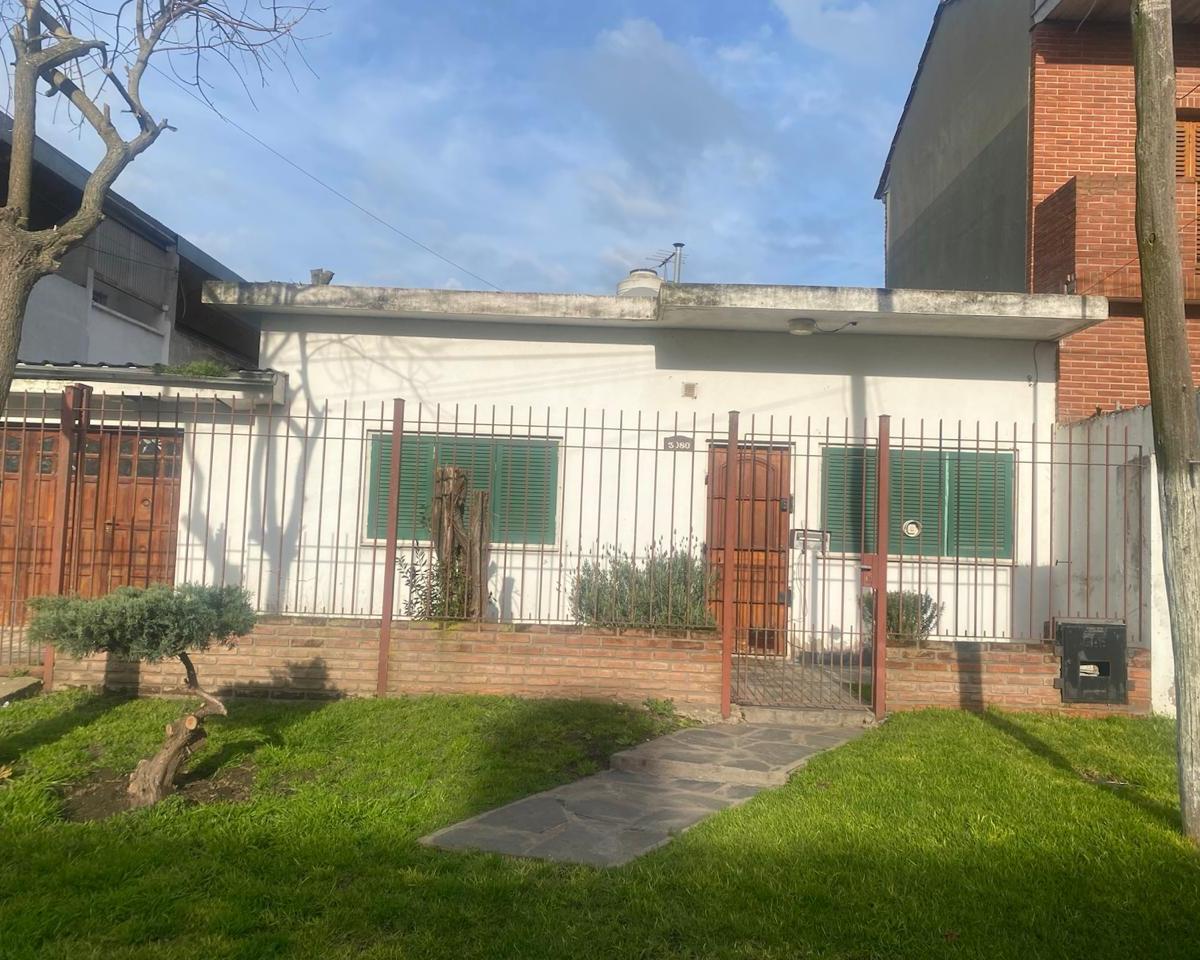 Casa americana dispuesta en una sola planta, 2 dorm, 70m² en Punta Mogotes