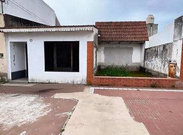 Casa · 375m² · 2 Dormitorios · Casa en Venta en Junín