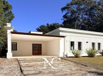 Casa · 140m² · 4 Ambientes · 1 Cochera · Casa en Venta en Costa Esmeralda Deportivo II Cochera