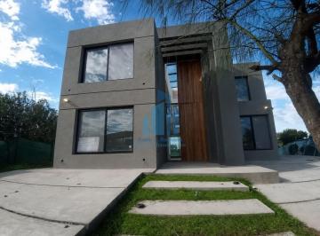 Casa · 309m² · 6 Ambientes · 3 Cocheras · Venta Casa 6 Ambientes en Barrio El Canton con Vista a Laguna, Escobar