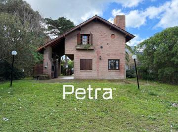 Casa · 465m² · 4 Ambientes · 1 Cochera · Casa en Venta en Valeria del Mar Sobre Lote Multifamiliar