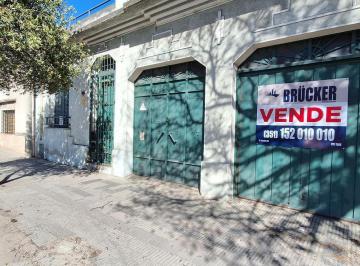 Casa · 175m² · 3 Ambientes · 2 Cocheras · Casa en Venta 3 Dorm. a Reciclar o Ideal Depósito Barrio Pueyrredon