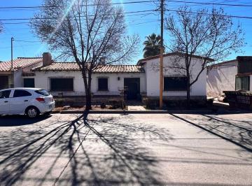 Casa de 8 ambientes, Luján de Cuyo · Casa Para Uso Comercial Exclusivo en Alquiler en Centro de Luján de Cuyo