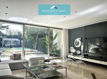 Casa · 550m² · 6 Ambientes · Espectacular Casa en Alquiler 4 Suites y Dep, Jardín, Pileta y Quincho en Barrio Parque