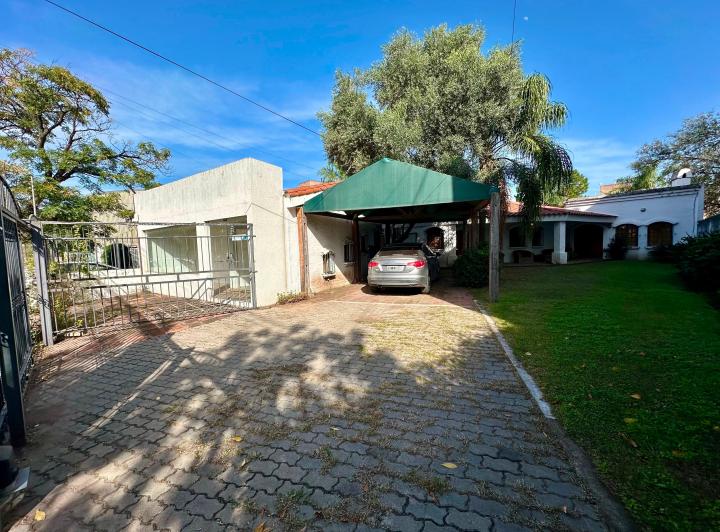 Casa · 355m² · 6 Ambientes · 2 Cocheras