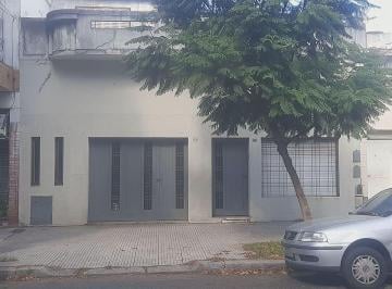 Casa · 230m² · 5 Ambientes · 2 Cocheras · Casa Camarones 3800. Villa Santa Rita
