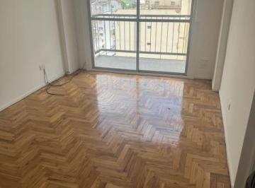Departamento · 36m² · 2 Ambientes · Vemta Dos Ambientes con Balcon y lavadero.(Venta con Renta)