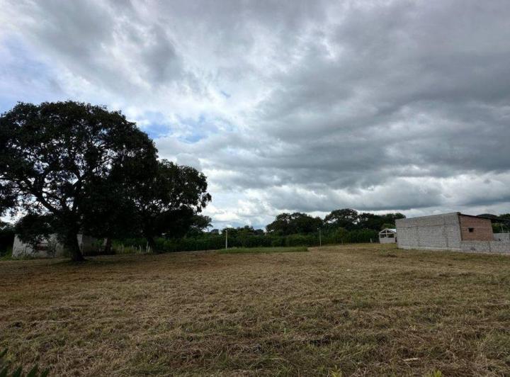 Terreno · 600m²
