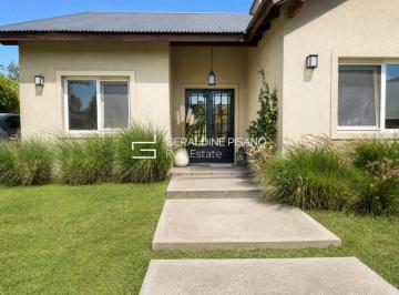 Casa · 158m² · 4 Ambientes · 2 Cocheras · Casa en Venta en Los Olivares, Malvinas Argentinas, G. B. a. Zona Norte