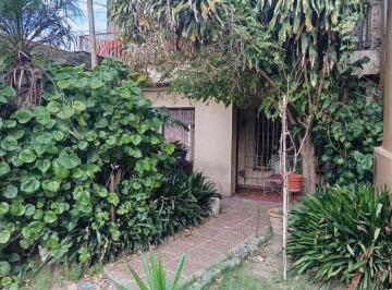 Casa · 171m² · 6 Ambientes · 1 Cochera · Casa 5 Ambientes Venta Lomas de Zamora con Depto