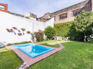 Casa · 164m² · 4 Ambientes · 1 Cochera · Venta Casa con Jardin, Piscina, Parrilla