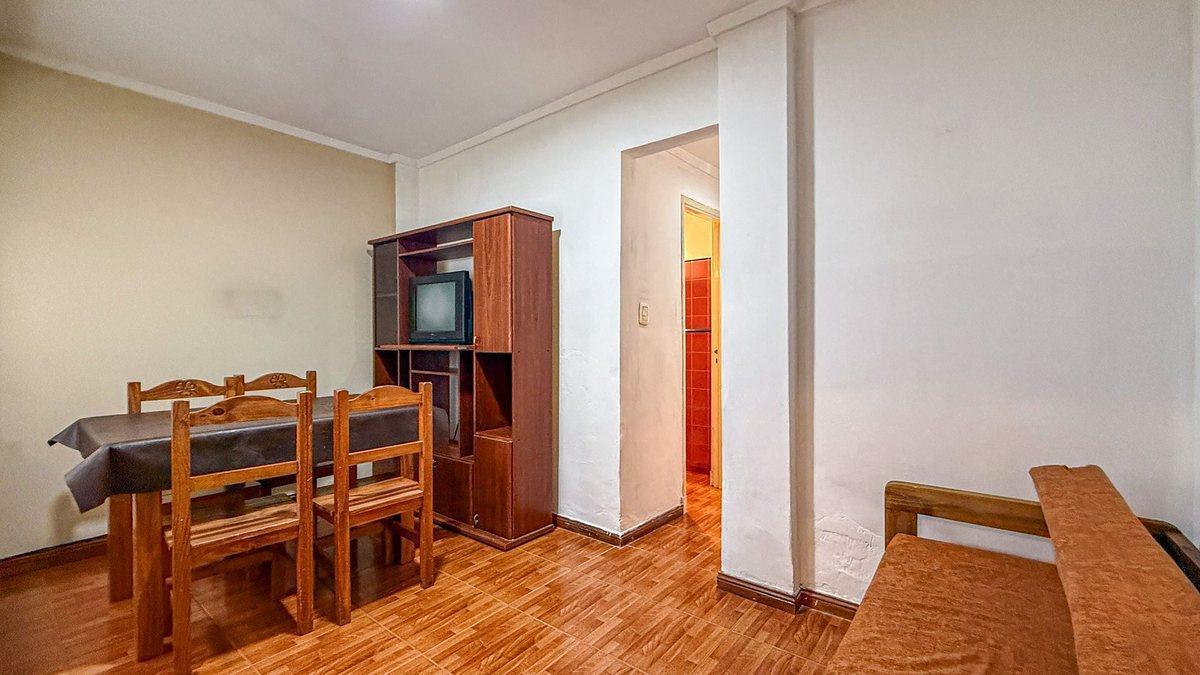 departamento 2 amb. Zona centro, apto crédito, buen estado