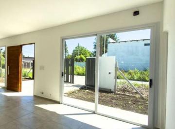Casa de 4 ambientes, La Plata · Casa a Estrenar de 3 Habitaciones y Cochera en City Bell