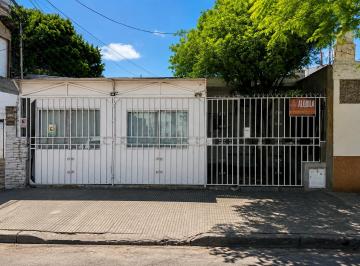 Casa de 6 ambientes, Córdoba · Casa 2 Dorm. + Local Comercial, Cochera y Patio | San Luis 1750
