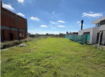 Terreno · 496m² · Lote en Venta Gonnet Barrio Cerrado Don Atilio, Escriturado