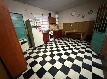 PH · 84m² · 5 Ambientes · Venta Casa 5 Amb Lanus Este! Apta Dos Familias