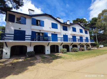 Departamento · 73m² · 4 Ambientes · Venta Pinamar Triplex 4 Ambientes y Dep Cochera