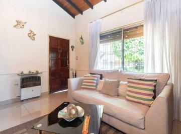 Casa · 115m² · 6 Ambientes · Venta Casa Patio Terraza y Parrilla