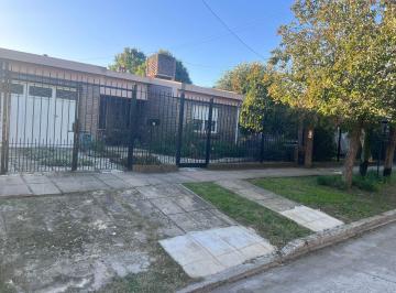 Casa · 110m² · 4 Ambientes · 2 Cocheras · Venta Casa 4 Ambientes Ituzaingo Norte