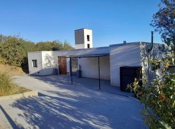 Casa · 190m² · 5 Ambientes · 2 Cocheras · Venta 3 Dor - Barrio Cerrado Sierra Nueva
